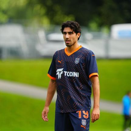 Berkay Özcan, Fatih Karagümrükte ilk antrenmanına çıktı