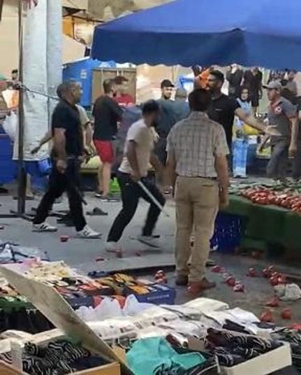 Tuzlada pazarcılar arasında döner bıçaklı kavga: 1 yaralı
