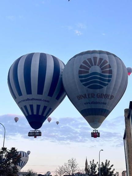 Sıcak hava balonları, Atatürk posterleri ve Türk bayraklarıyla havalandı