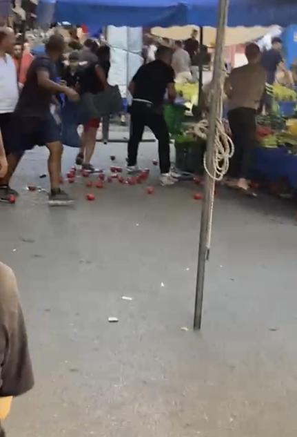 Tuzlada pazarcılar arasında döner bıçaklı kavga: 1 yaralı