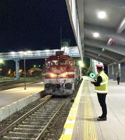 Trenle gelen şampiyona coşkulu karşılama