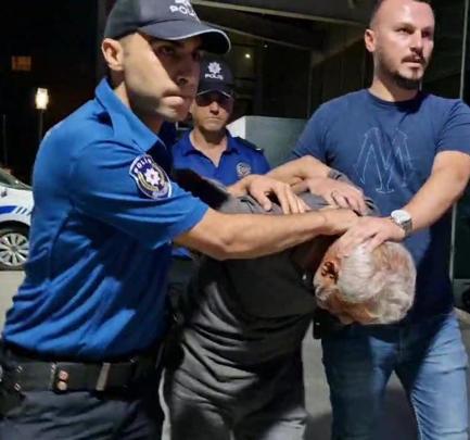 Baba ile oğlunun öldürüldüğü saldırının şüphelisi saklandığı mısır tarlasında yakalandı