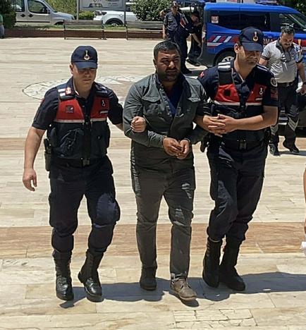 Enes, akrabasının manevra yaptığı kamyonetin altında kalıp, ölmüş