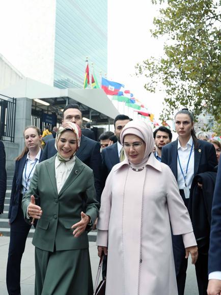 Emine Erdoğan: Çocuğun güvenliğini sağlama sorumluluğu hepimizindir
