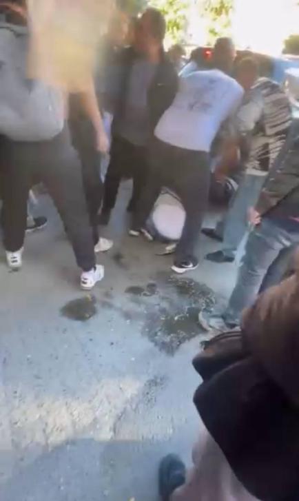 Sultangazide sözlü taciz iddiası; çevredekiler tarafından darbedildi