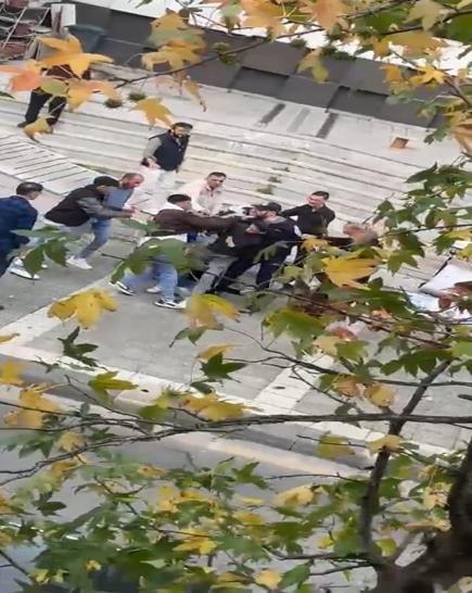 Kağıthane’de ağabey 15 yaşındaki kız kardeşini rahatsız eden 2 kişiyi bıçakladı: Yeğenimi taciz ediyorlarmış