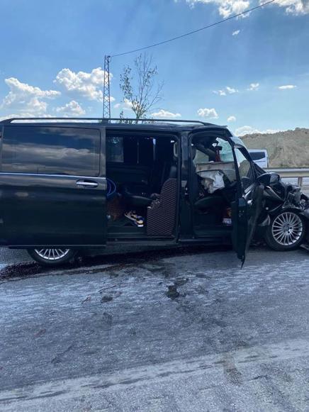 Çorum FK futbolcusu Atakan Akkaynak, eşi ve bebeği ile trafik kazası geçirdi