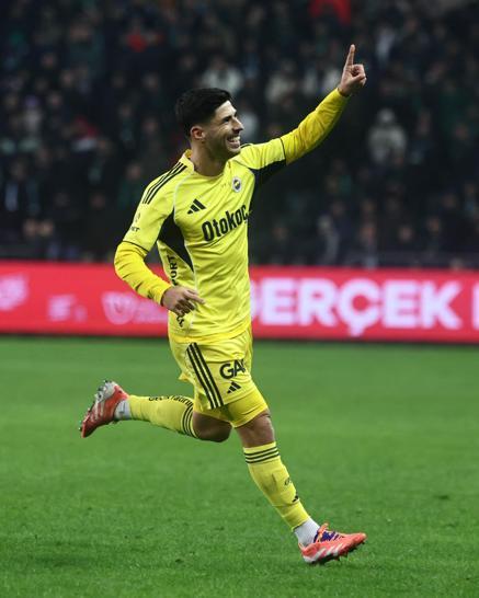 Fenerbahçe zorlu Kocaeli deplasmanından 3 puanla döndü