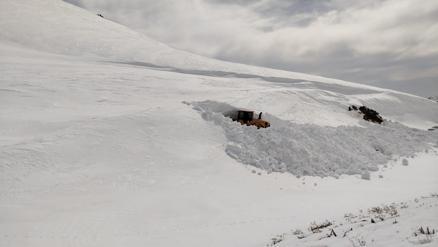 Yüksekovada 5 metreyi aşan karla mücadele