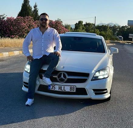 Manisada 1 kişinin öldüğü emlak ofisindeki silahlı kavga kamerada