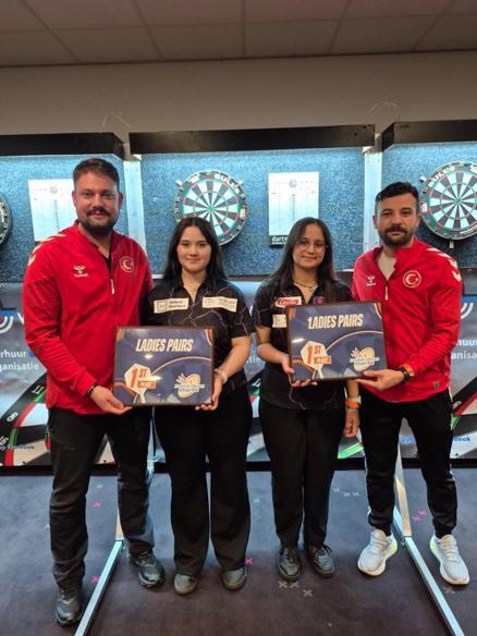 Denizlili dartçılar Hollandada tarih yazdı