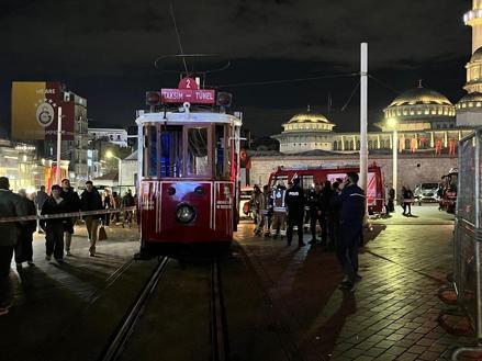 Taksim’de nostaljik tramvayda çıkan yangın söndürüldü