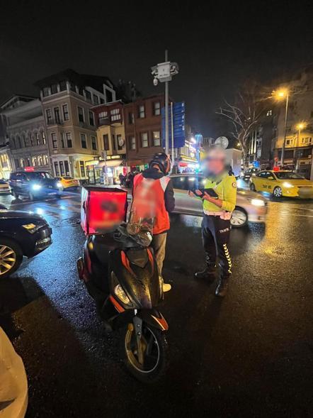 İstanbulda motosiklet sürücülerine denetim: 581 bin lira para cezası kesildi