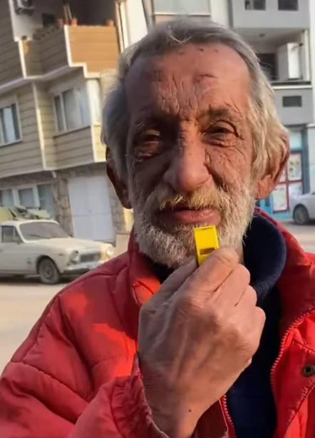 Bariyerlerden atlayıp yolun karşısına geçerken otomobilin çarptığı yaya öldü