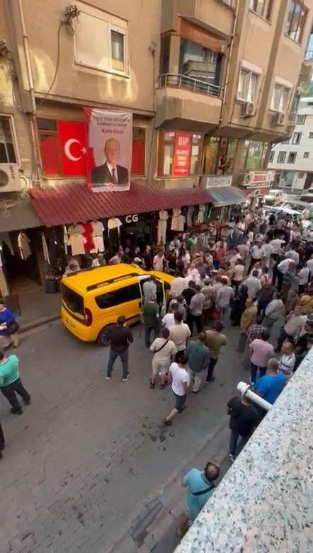 Sokak ortasında 2 şarjör mermiyi ateşlemesi kamerada; 3 yaralı