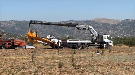 Muğlada kaza kırıma uğrayan uçak, helikopterle Ankaraya götürüldü