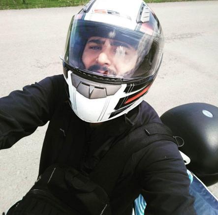 Hafif ticari aracın çarptığı motosikletli kurye öldü; sürücü kaçtı
