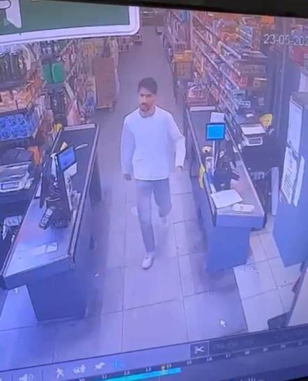 Başakşehirde ürün değişimi tartışmasında kasiyer bıçakla saldırdı: Can havliyle yetişmeye çalıştım, silah çekmek zorunda kaldım