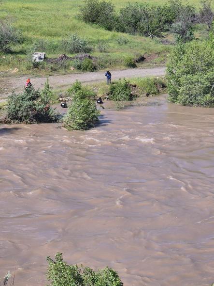 Kaza sonrası çaya düştüğü değerlendirilen Esma Nur’u arama çalışmaları 2nci gününde