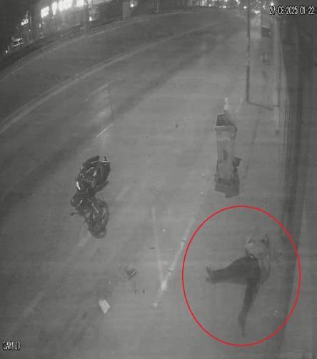 Kaldırıma çarpan motosikletin ölen sürücüsünün 3 gün sonra düğünü varmış; kaza kamerada