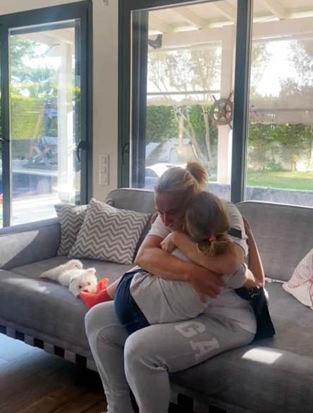 Kızını babasıyla görüşe 43 dakika geç götüren anne, cezaevine girdi