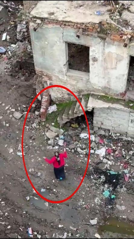 Diyarbakırda anne metruk yapıya yeni doğmuş bebeğini bıraktı; sesi duyan komşular seferber oldu
