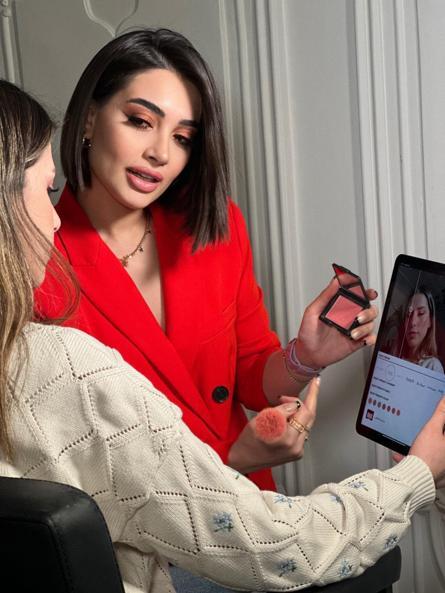 Vodafone Business, ‘Dijital Ayna’ ile makyaj ve teknolojiyi birleştirdi