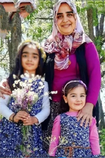 Kazada ölen anne, kızı ve ikiz kardeşi toprağa verildi