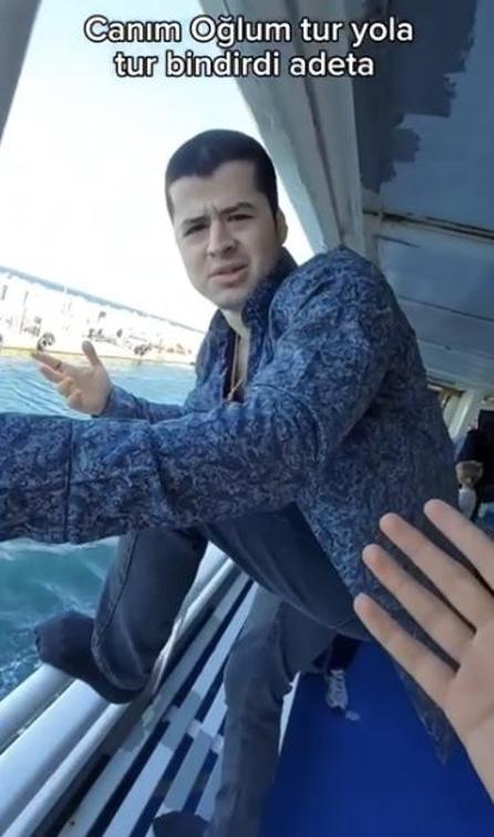 Video çekmek için metrobüsün üzerine çıkan fenomen güvenliklere yakalandı