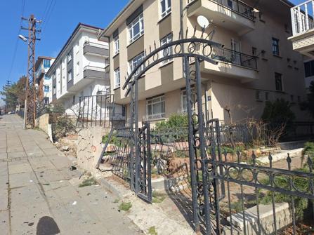 Kamyonla 3 araca çarpıp kaçtı; o anlar kamerada