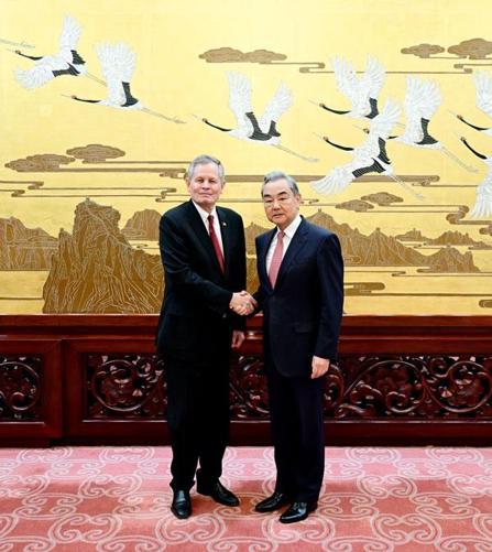 Çin Dışişleri Bakanı Wang, ABD senato heyetiyle görüştü