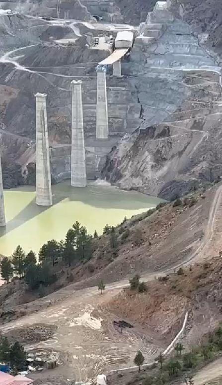 Yusufelindeki heyelanda, inşası süren viyadük zarar görmedi
