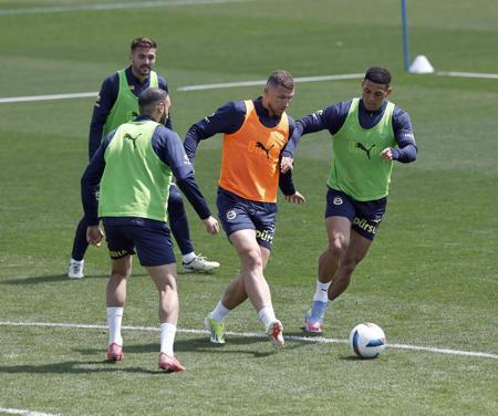 Fenerbahçe, Beşiktaş maçı hazırlıklarına başladı