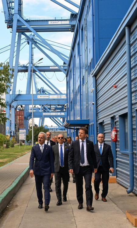 Bakan Uraloğlu, Romanyada