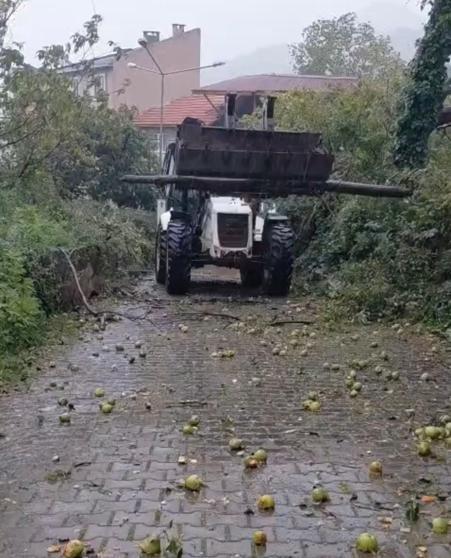 Amasrada fırtına; dalga boyu 6 metreye ulaştı
