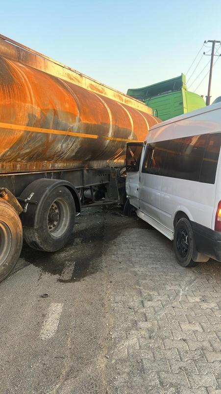 Silopi’de öğrenci servisi ile tanker çarpıştı: 14 yaralı
