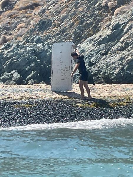 Teknesi parçalanmış halde bulunan iş insanını 13 kurbağa adam arıyor