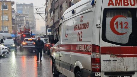 Diyarbakırda 7 katlı binada yangın; 1 kişi dumandan etkilendi