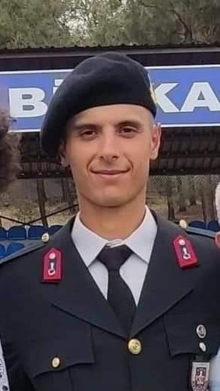 Depremde hayatını kaybeden astsubay son yolculuğuna uğurlandı