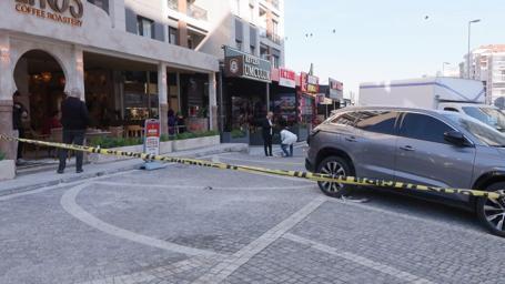 Esenyurtta kuyumcuya ateş açtı; silahla tehdit ettiği sürücünün otomobiliyle kaçtı
