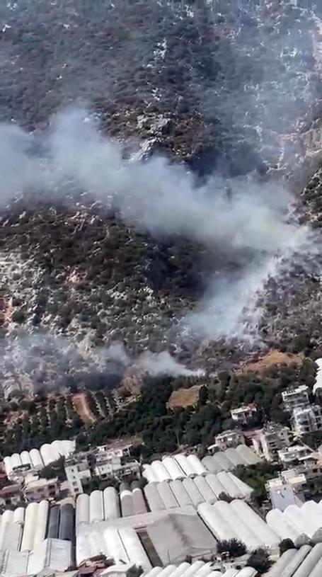 Antalyada çıkan orman yangını kontrol altında