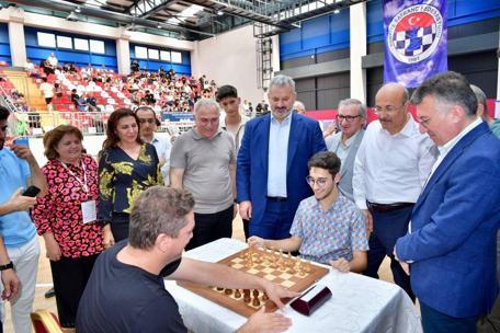 Uluslararası İstanbul Açık Satranç Turnuvasında ödüller sahiplerini buldu