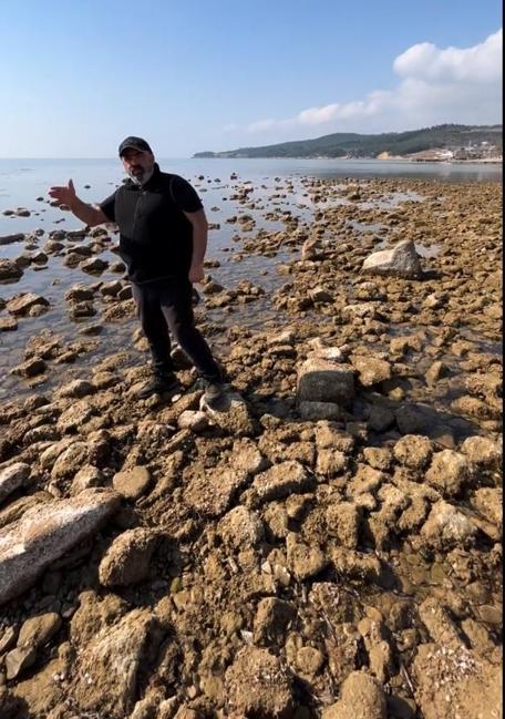 Saros Körfezi’nde deniz suyu metrelerce çekildi