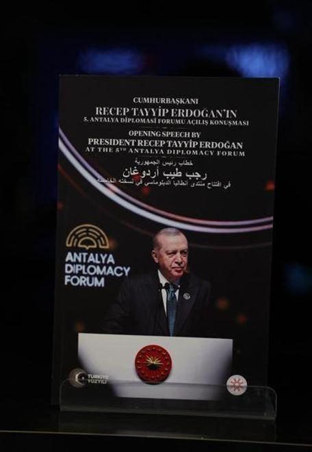 Cumhurbaşkanı Erdoğanın ADF konuşması 3 dilde kitaplaştırıldı