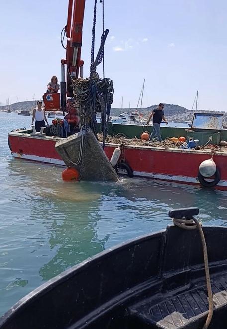 Bodrumda deniz dibinden 130 ton katı atık çıktı