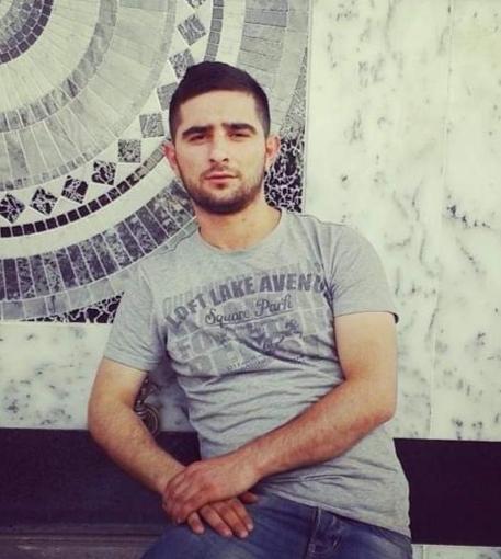 Ağabeyini uyurken bıçaklayarak öldürdü