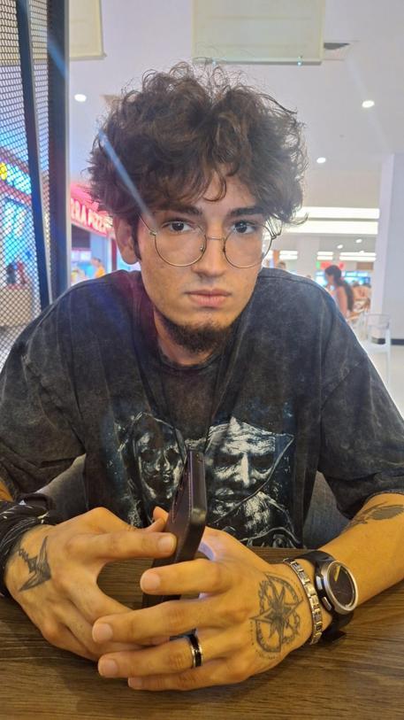 Savrulan otomobilin çarptığı Arda öldü