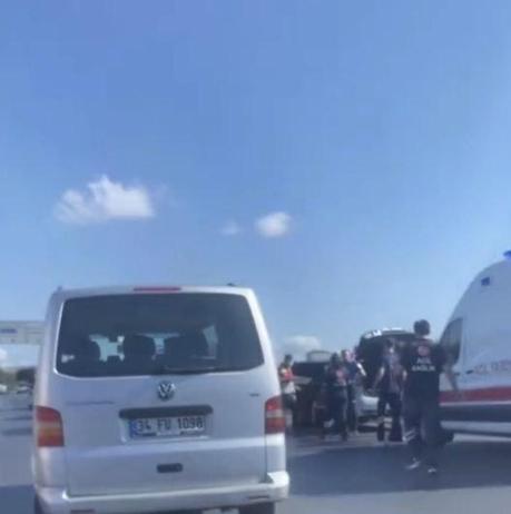 Bayrampaşada otomobilin çarptığı skuter sürücüsü hayatını kaybetti