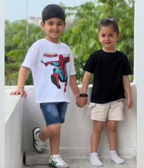 TIR’a çarpan otomobilde ölen kardeşler Adar ve Zana, yan yana defnedildi