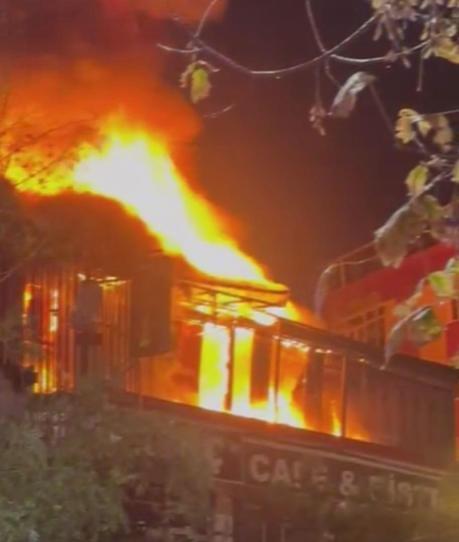 Sultangazide kafe alev alev yandı